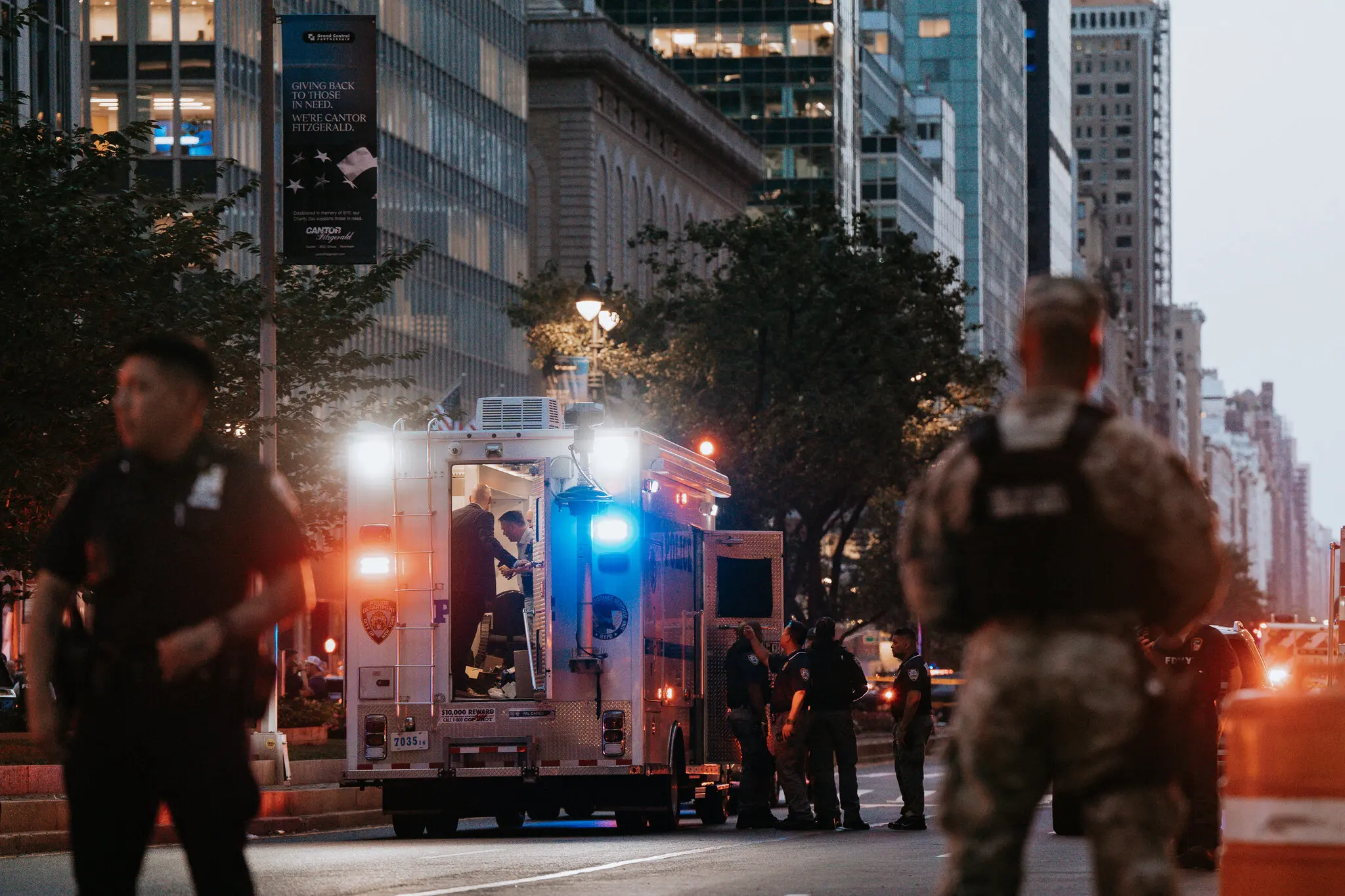 Officer Killed and Others Are Shot at Park Avenue Office Tower