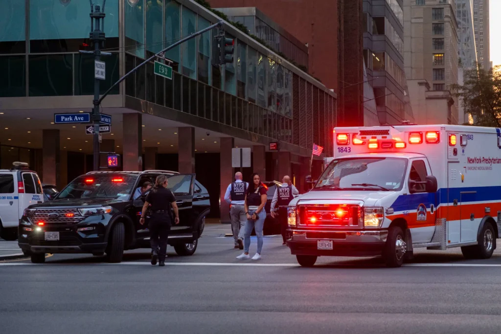 Officer Killed and Others Are Shot at Park Avenue Office Tower 2 28park ave shooting witness wjmz superJumbo