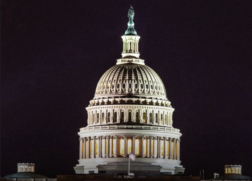 U.S. Government Shutdown: Congress Deadlocked, Millions Affected 3 img 0817