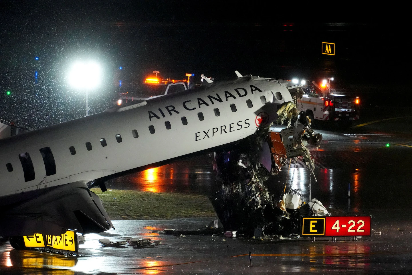 La Guardia Plane Crash Today: What Happened and What We Know So Far